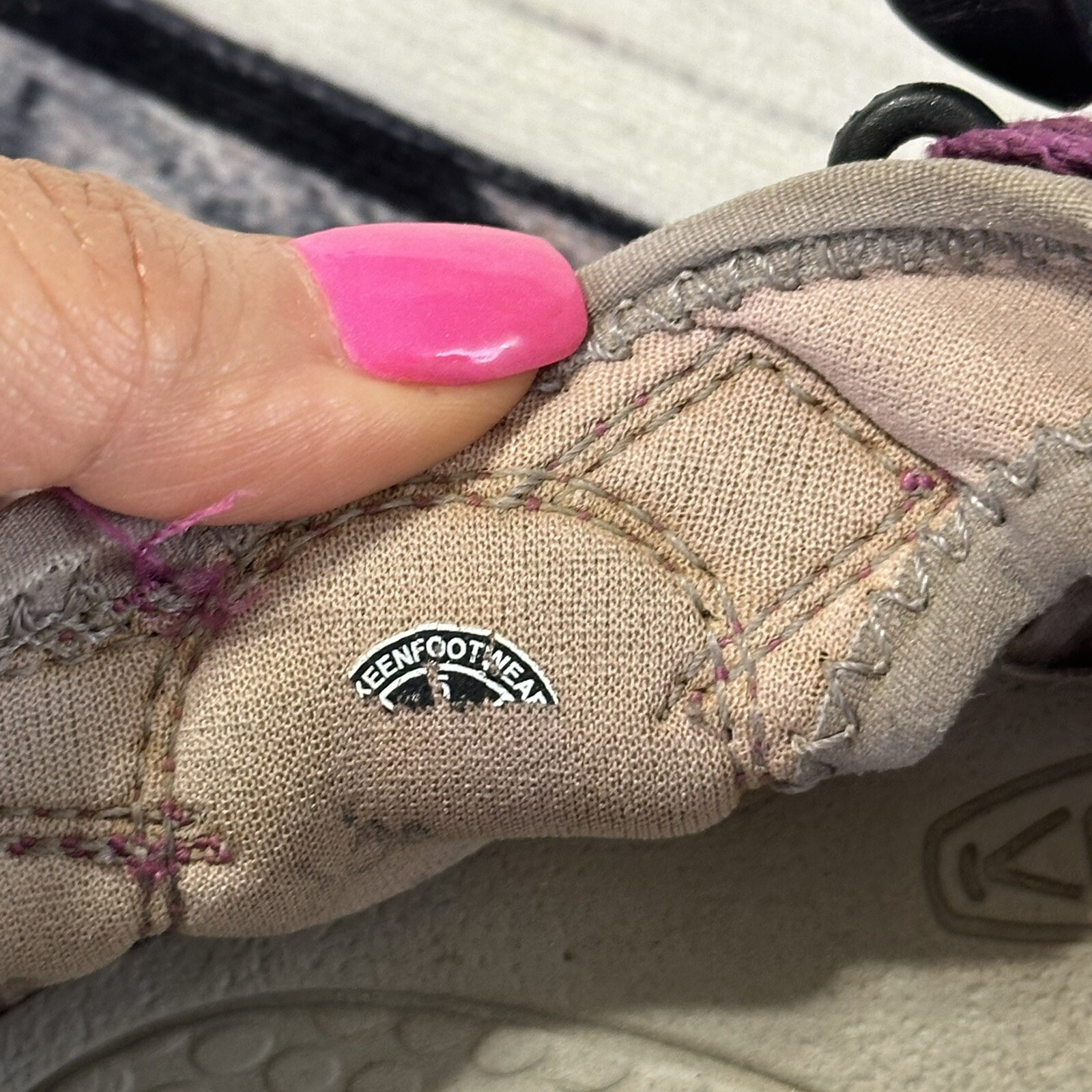 Sandali da trekking viola Keen Youth taglia 5 Newport H2 scarpe da acqua giovani