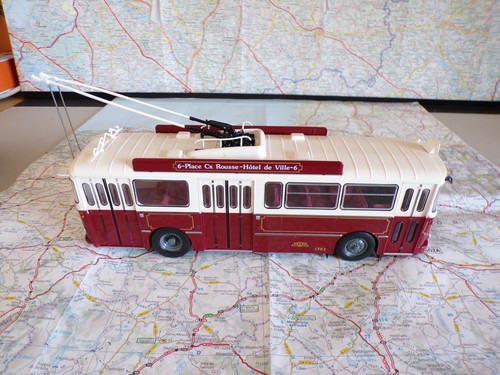 DIV3 CAMIONS 1/43 Hachette IXO CADEAU BERLIET GLM10 Dépanneuse de la