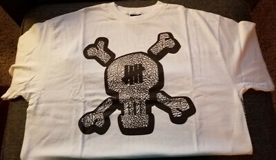 STUSSY UNDEFEATED Customade Skull Crossbones Cement Print