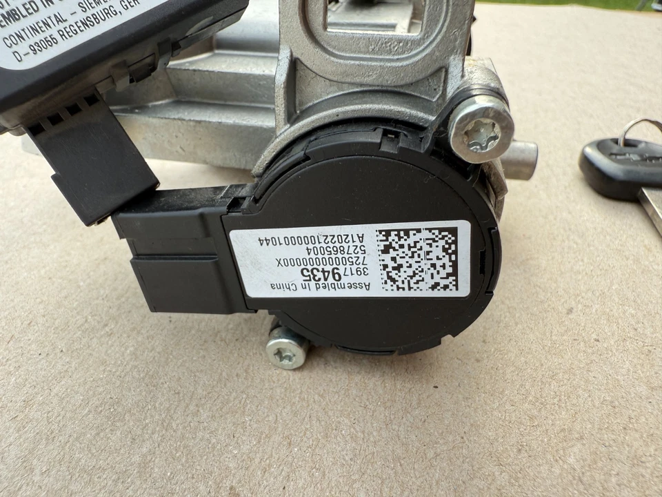 Chevrolet Silverado 1500 2019-2024 bloqueo de encendido con llave e inmovilizador OE 13516351 Foto 3 de 4