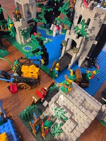 Lego Forestmen. All 7 original series sets. 6066,6054,1974,6077,1680,1877,6071