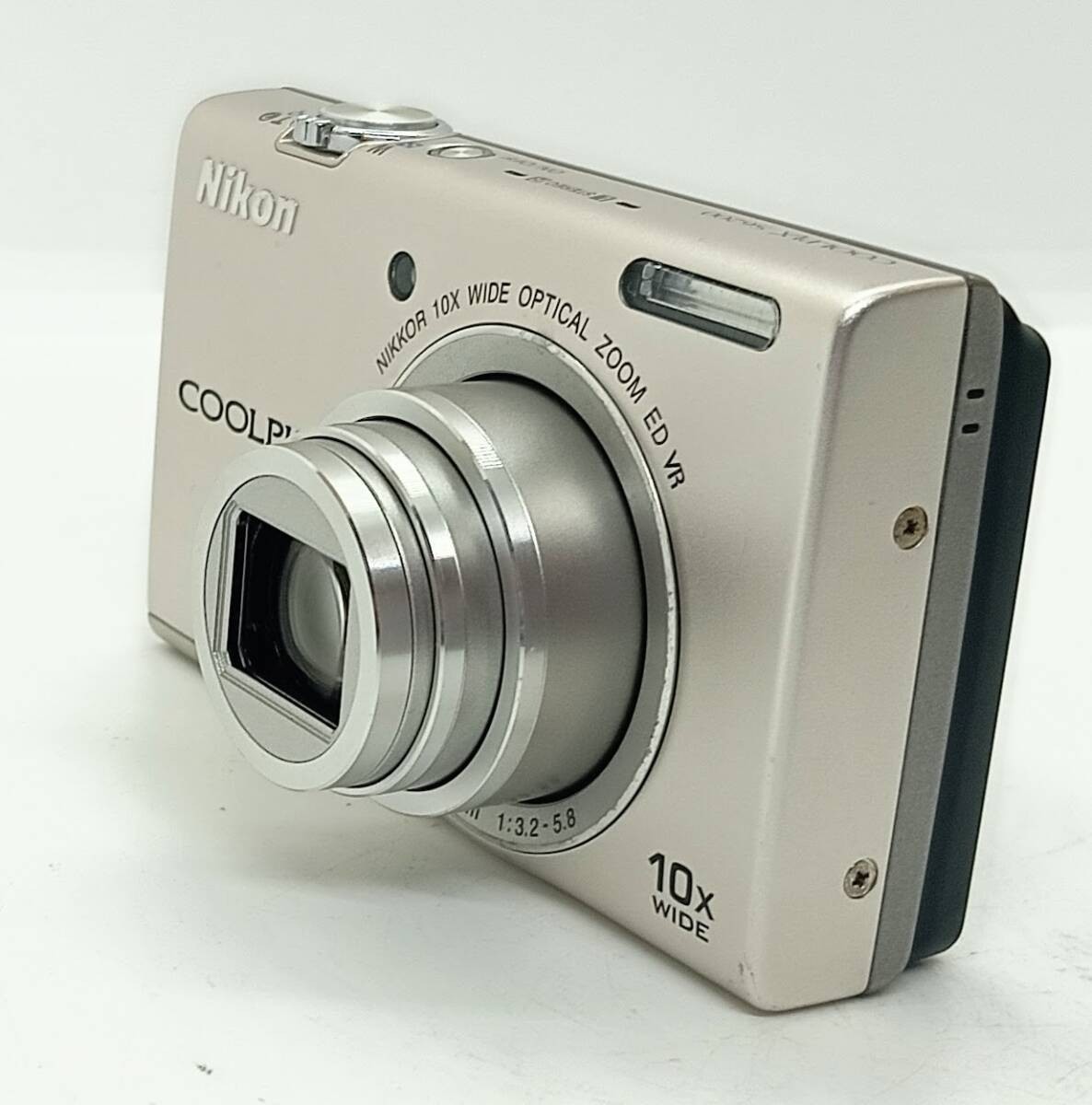 Nikon COOLPIX S6200 16.0MP Compact Digital Camera Silver Used