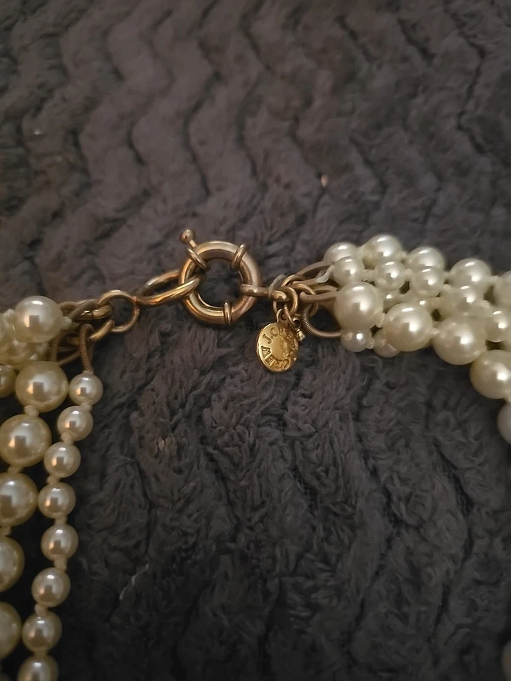 Collar de perlas de 5 hilos tono dorado J Crew Foto 2 de 2