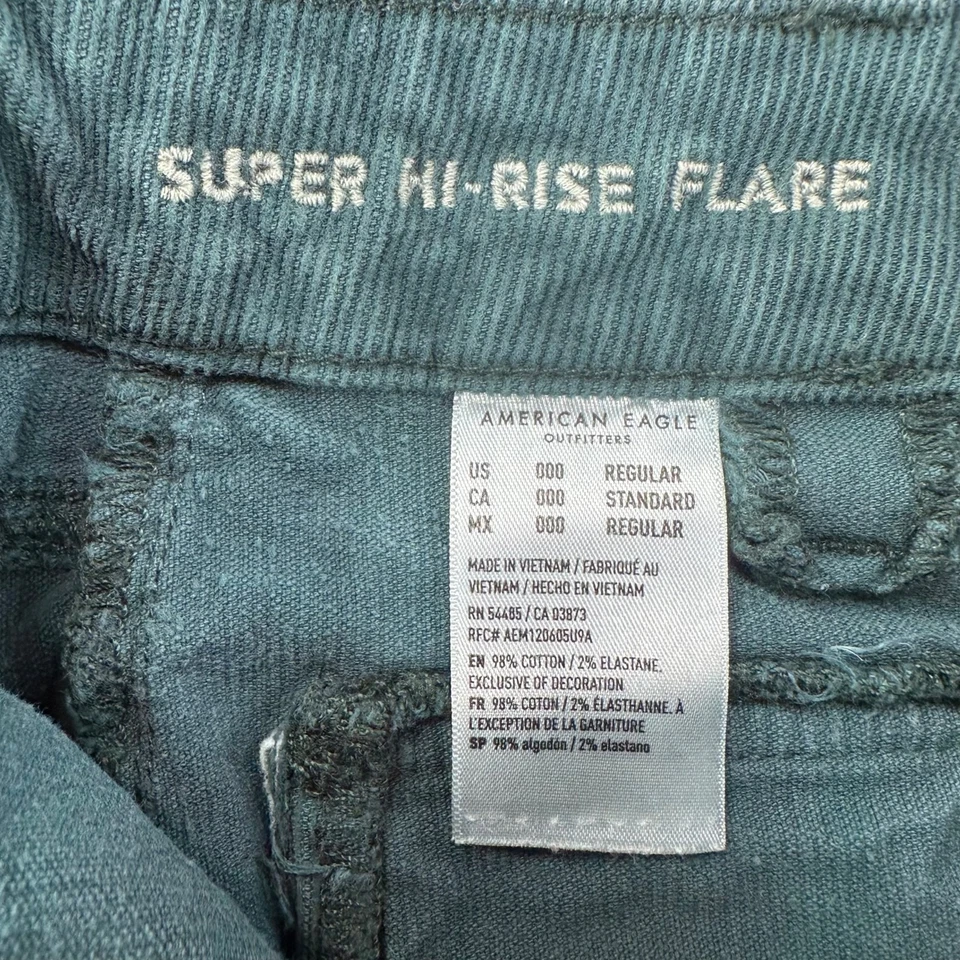 Pantalones acampanados American Eagle Super Hi-Rise para mujer talla 000 verde pana Foto 4 de 4