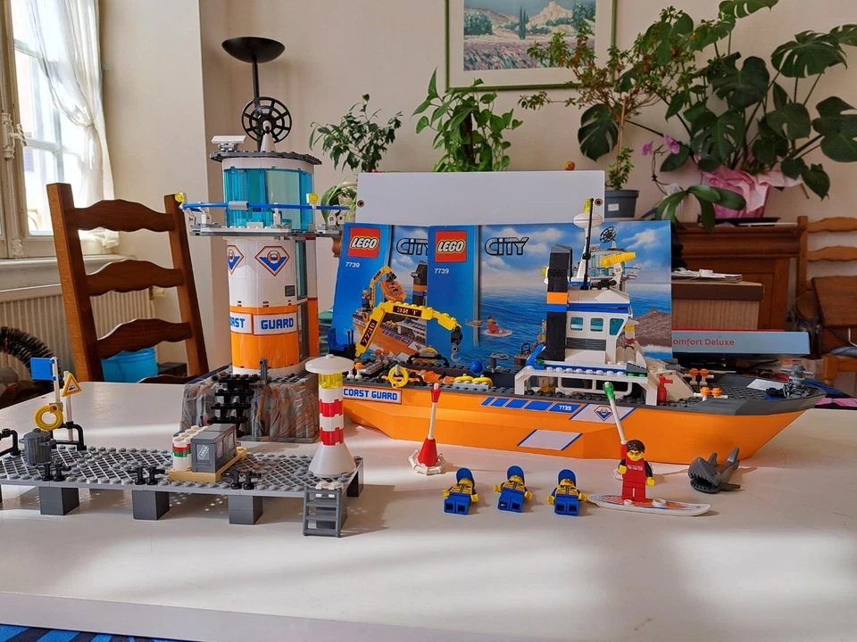 LEGO City 7739 Coast Guard Patrol Boat and Tower, photo 1 sur 5