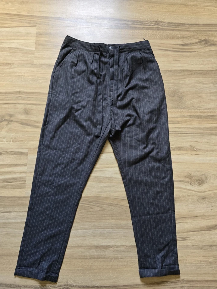 Piazza Italia Herren Jogger Hose Dunkelgrau Nadelstreifen Loose Fit Gr.48 L72-74 - Bild 2 von 4