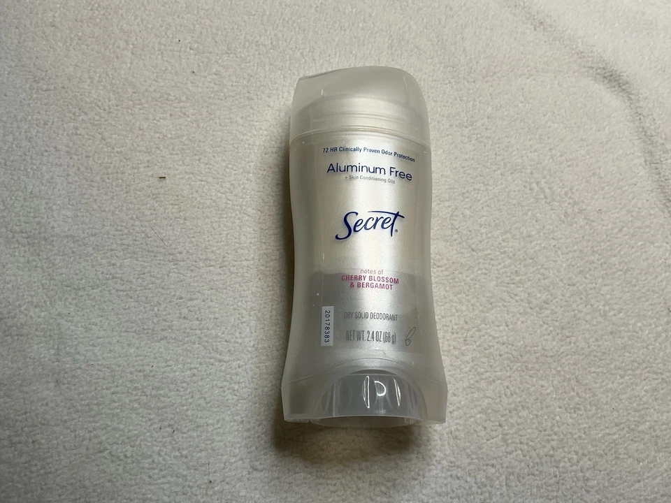 Desodorante Secret sem alumínio flor de cerejeira e bergamota feminino/unissex - Imagem 2 de 4