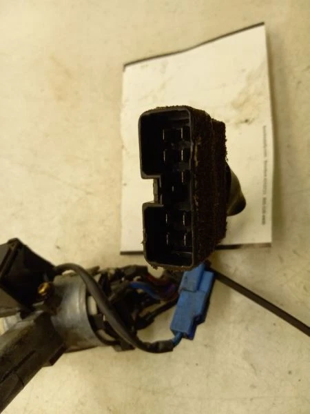 91 92 93 94 95 TOYOTA LAND CRUISER INTERRUPTOR DE ENCENDIDO Foto 2 de 4