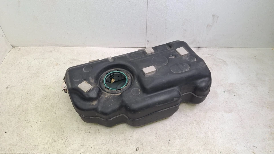 2017-2024 Chrysler Pacifica FWD Fuel Tank Assembly Gas  Tank 3.6L OEM 68320183AB - Image 3 of 4