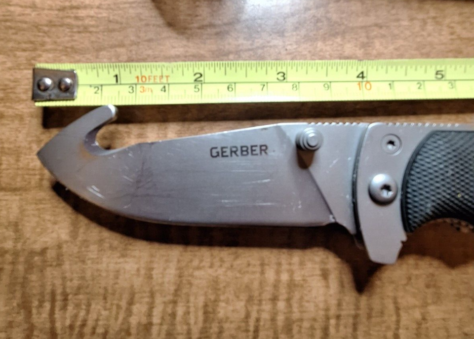 GERBER Freeman Guide Gut Hook Knife 3.6" 5Cr15Mov Blade TacHide Handle