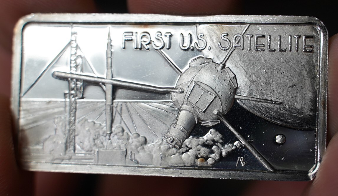 Vintage US FIRST Satellite 1974 ? Hamilton Mint 1 ounce .999