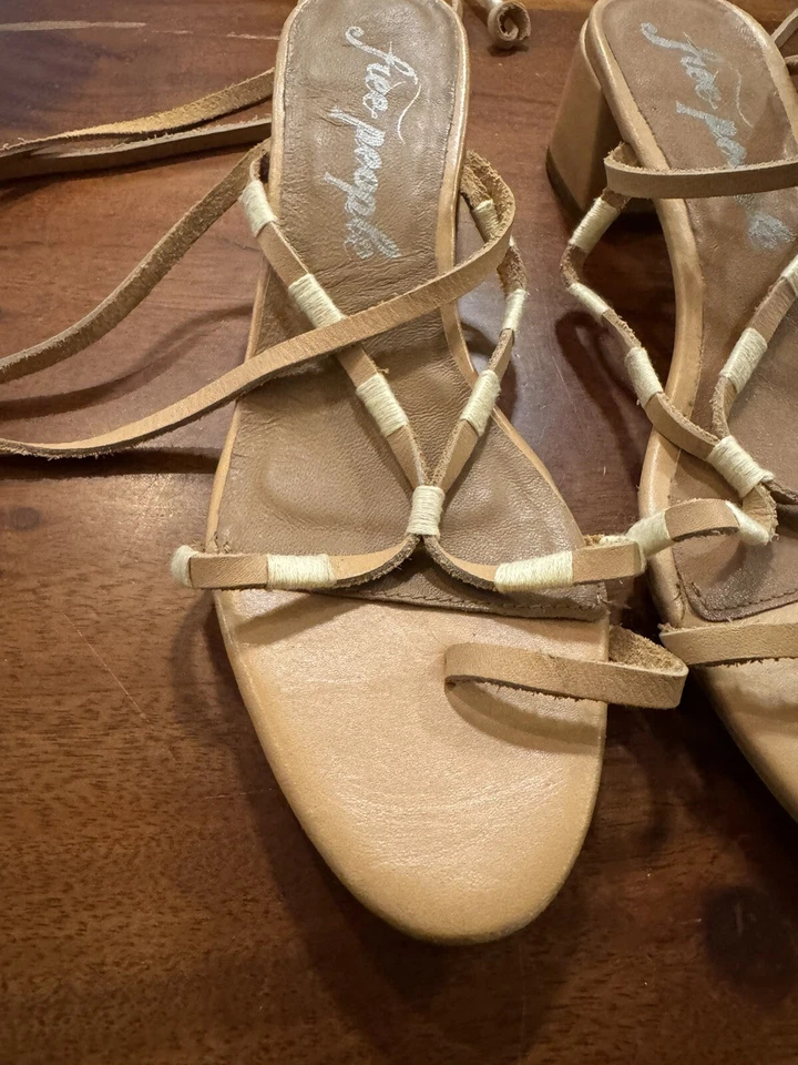 Hermosa mujer Free People con cordones de cuero natural talla 36 (US 5.5) Foto 3 de 4