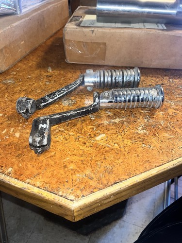 TM1 Harley Sportster Front Foot Pegs Oem XLH XLCH Chopper 1970s Part Left Right - Imagen 4 de 14