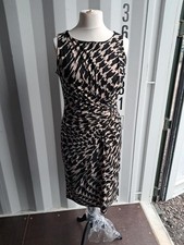 Zig zag sleeveless wrap dress