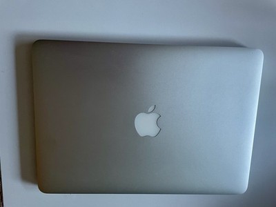 MacBook Pro 11.3 13 Inch Retina 8 GB / 128 GB 2014