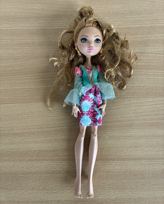 Ever After High Ashlynn Ella Modepuppe Mattel