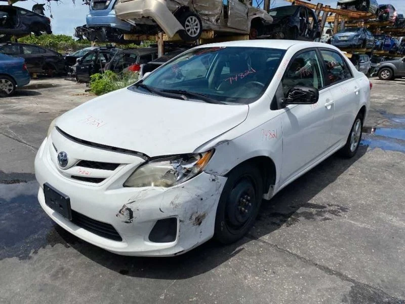 Tapicería de tablero radio biseles 2009 2010 2011 2012 2013 Toyota Corolla Foto 4 de 4