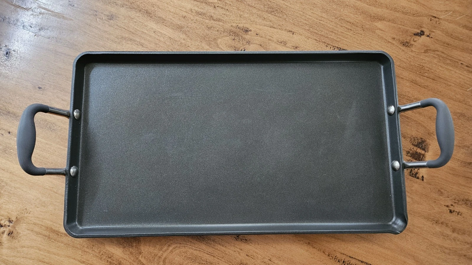 Pampered Chef Nonstick Double Burner Griddle Pan 10029 with corner spout Used
