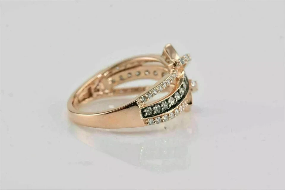 Anillo de compromiso de derivación de diamantes marrones redondo creado en laboratorio de 2 quilates enchapado en oro rosa de 14 k Foto 4 de 4