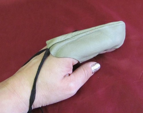 VINTAGE WW2 MEDICAL LEATHER FINGER CASE LEDER FINGERLINGE GERMANY - Picture 3 of 8