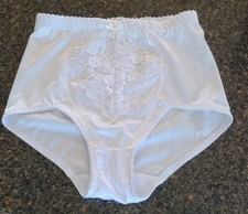 1 Pair of Vintage Panties - Delta Burke - Lacey White Gorgeous Size 7 Large