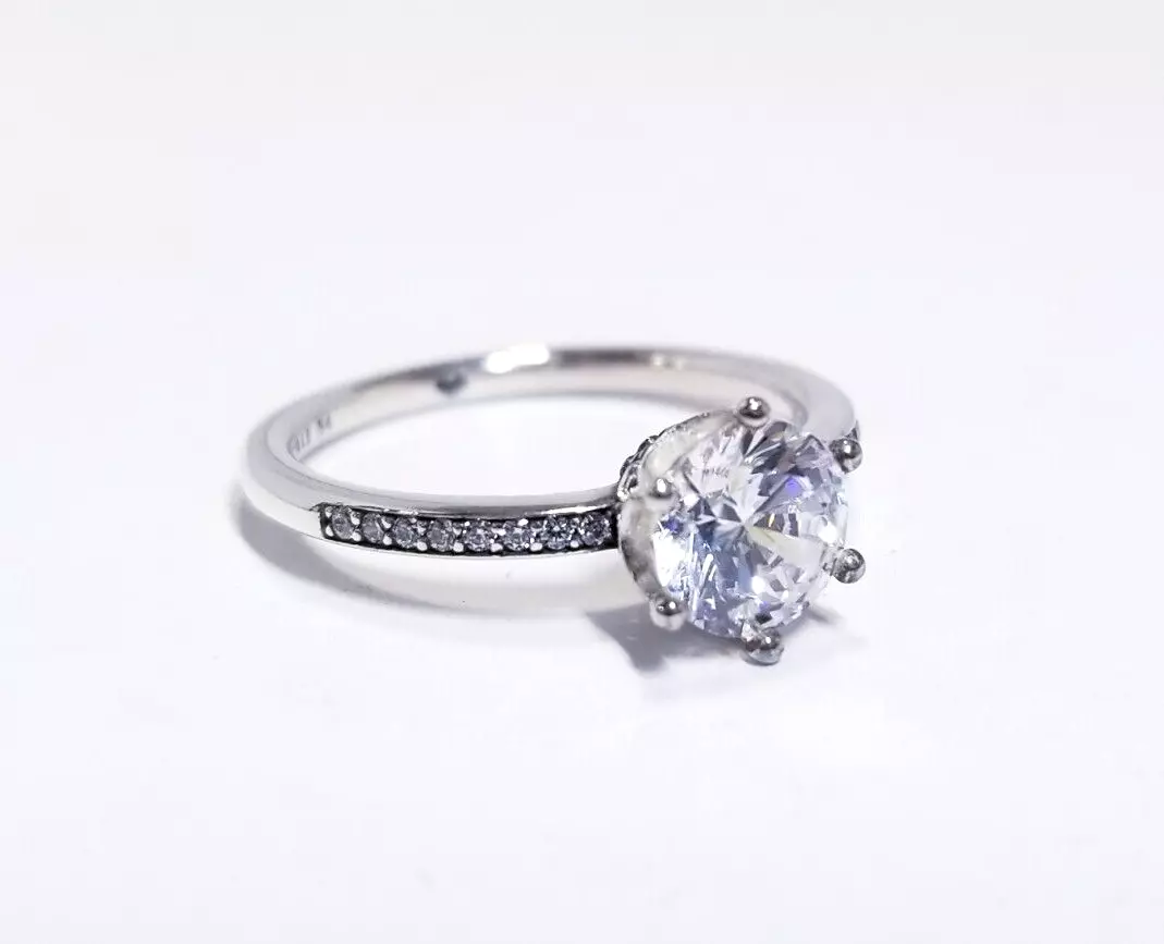 Sparkling Solitaire Ring