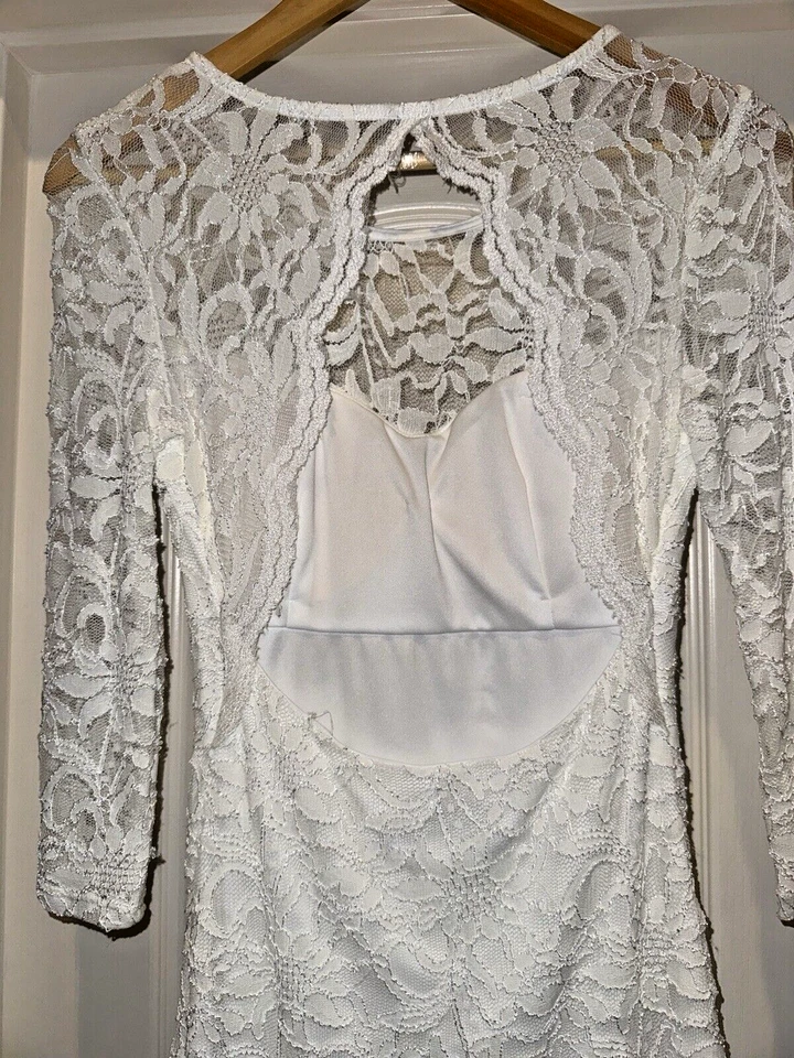 Camille La Vie 3/4 Sleeve Illusion Lace Cocktail Dress White  Foto 4 de 4