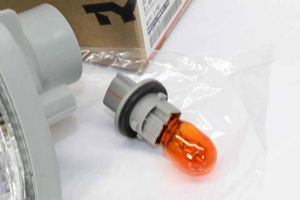 Lámpara de señal de giro lado derecho del pasajero para Toyota 4Runner 2003-2005 Foto 4 de 4