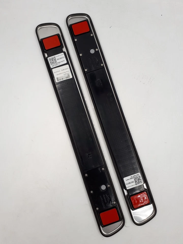 Pareja de umbrales de puerta iluminados Renault Arkana originales y nuevos - Imagen 3 de 4