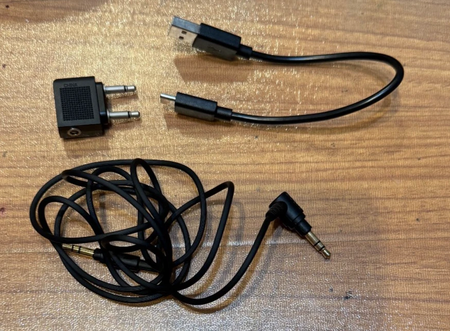 Sony WH-1000XM4 Wireless Noise-Cancelling Over-the-Ear Headphones - Black - Image 4 of 4