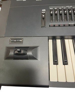 希少品 KORG i30 Music workstation シンセサイザー KORG i30 Synthesizer Music Workstation with Touchscreen and 61