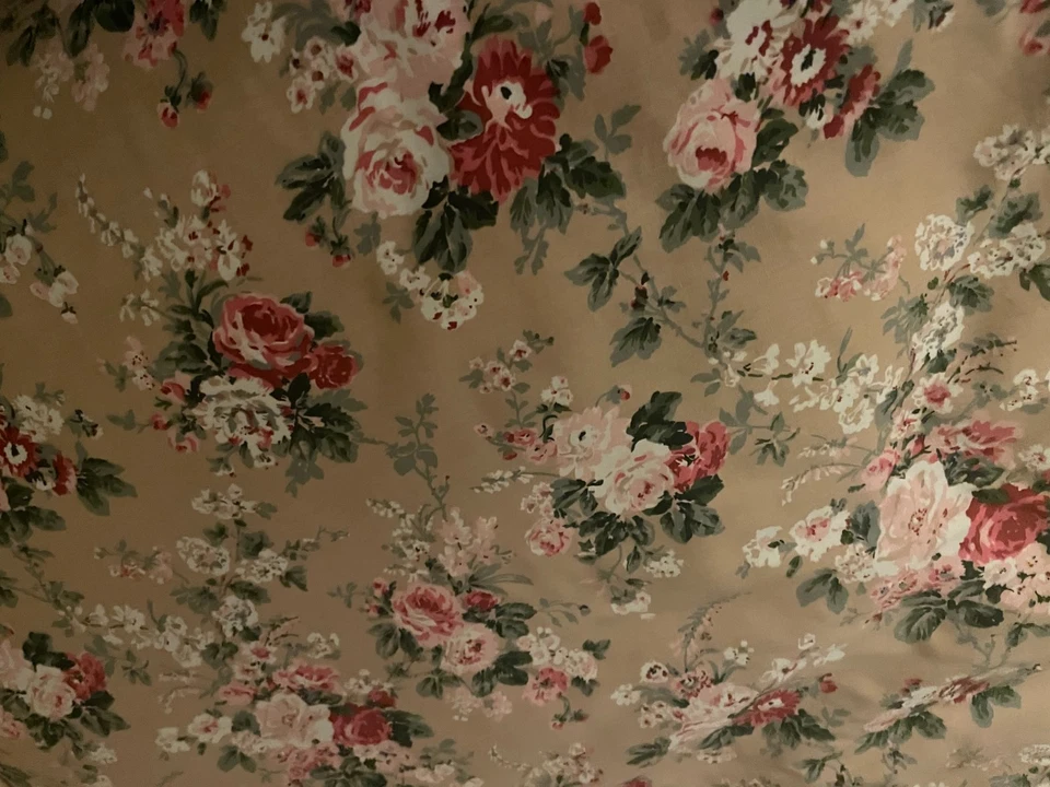 BEAUTIFUL  HTF LAURA ASHLEY KING SIZE COMFORTER AND SHAMS - Image 3 of 3