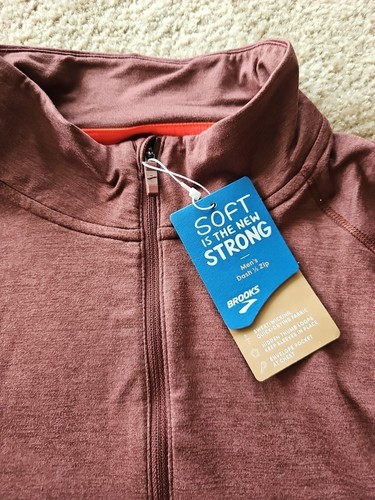 Brooks Running Men's 1/2 Zip Dash Pullover Top, Size XL Heather Raisin NEW - Picture 3 of 5