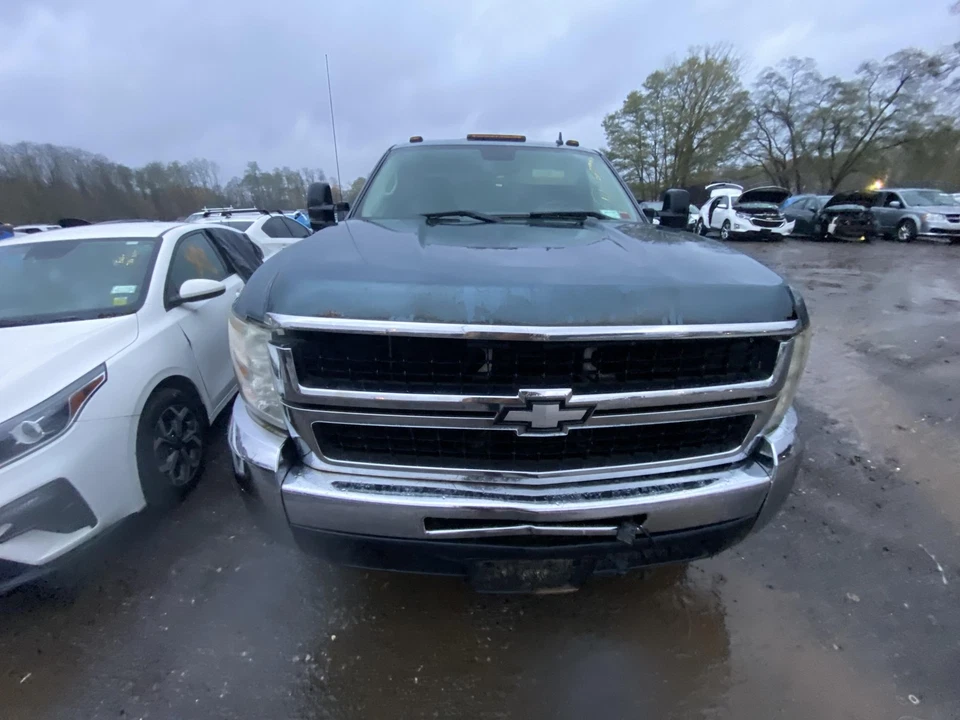Used Differential Carrier Assembly fits: 2007 Chevrolet Silverado 2500 pickup Fr Foto 2 de 4