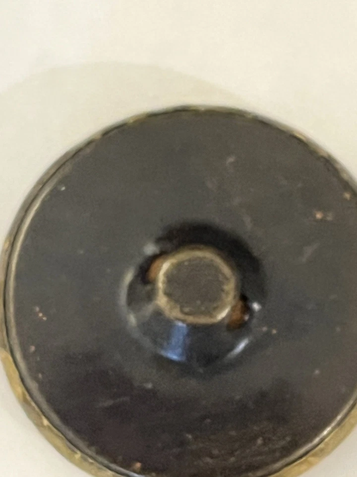 Большая антикварная латунная и ограненная стальная кнопка для цветка + 3 стальные кнопки меньшего размера - Изображение 4 из 4