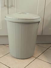 50L Dustbin with Lid Pet Food Bin Container Garden Kitchen Waste Rubbish Bin