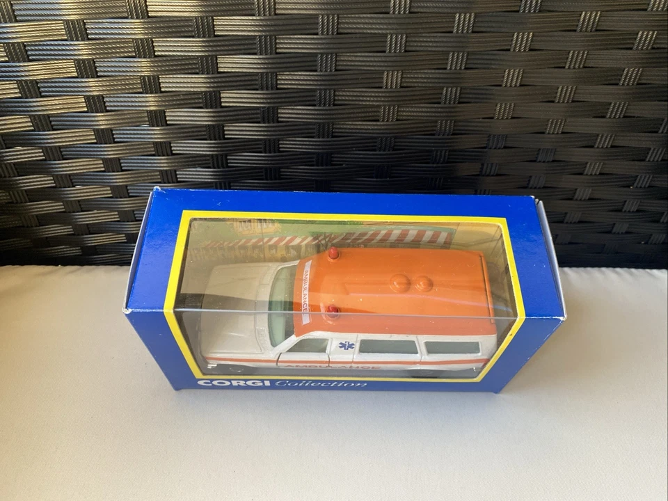 Ambulancia Mercedes Benz Corgi 93184 en caja 1994 AW978 Foto 4 de 4