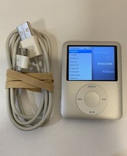 Apple iPod nano 3rd Generation Silver 8 GB Works Great
