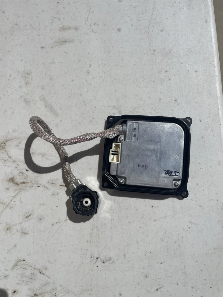 БЛОК ФАР ксенонового модуля Lexus Toyota 2007 2008 2009 2010 2011 35967 - 51040 - Изображение 2 из 4