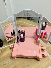 FAO Schwarz Girls Vanity Studio Kit with LED Lights. Make-up Vanity