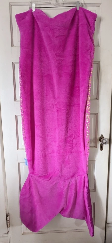 NEW Snuggie Tails Mermaid Blanket Pink with gold print and Satiny Trim - Image 3 of 4