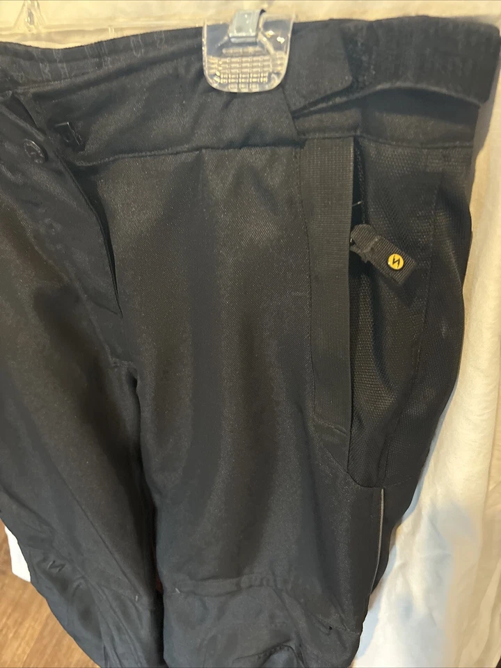 Calça preta para motocicleta Scorpion EXO Medina RN # 36316 tamanho grande com forro em excelente estado usado - Imagem 4 de 4