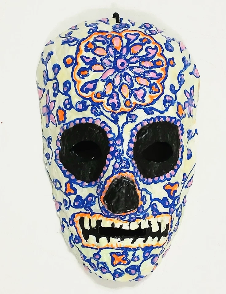 Day of the Dead 骷髅面具在黑暗中发光 - 一种糖头骨 — 第 3/4 张图片
