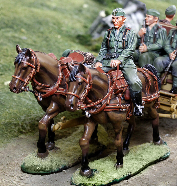 Collectors Showcase - WWII German Limber Horse Set (Heer) CS00872