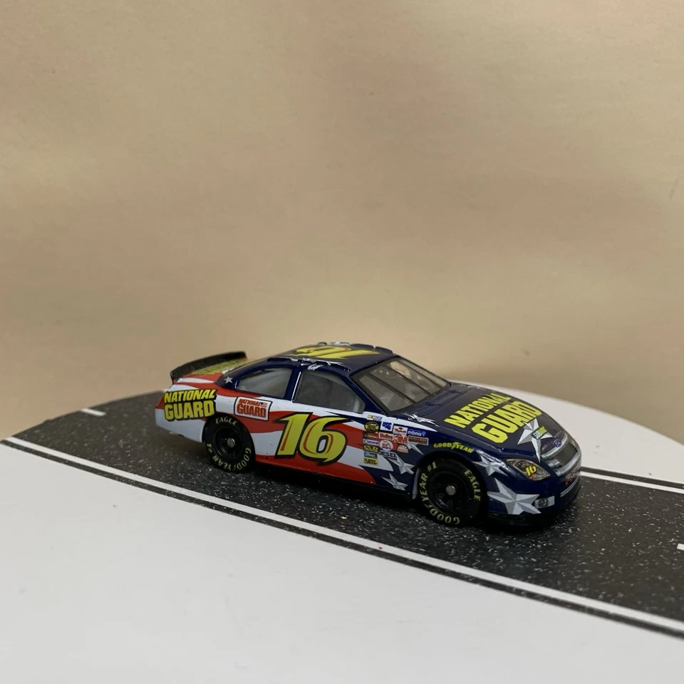 2006 年 Winner's Circle NASCAR Greg Biffle #16 国民警卫队福特 Fusion 1: 64 近乎完好 — 第 4/4 张图片