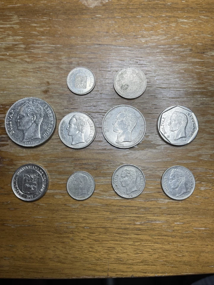 Venezuela One Bolivar Silver Coins: Mixed years-Lot of 9 - Image 2 of 2