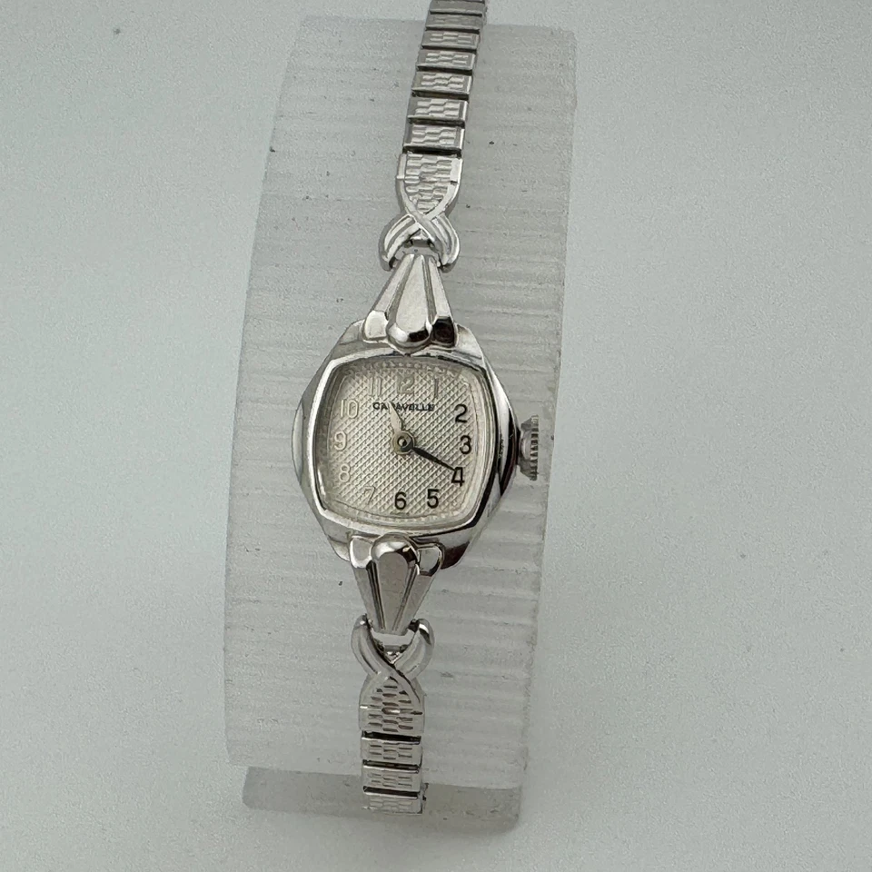 Reloj de cóctel mecánico de cuerda manual Caravelle Bulova de colección para mujer plateado elástico Foto 2 de 4
