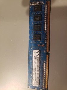 Hynix 4GB (1 x 4GB) PC3-12800 (DDR3-1600) Memory (HMT451U6AFR8CPB)