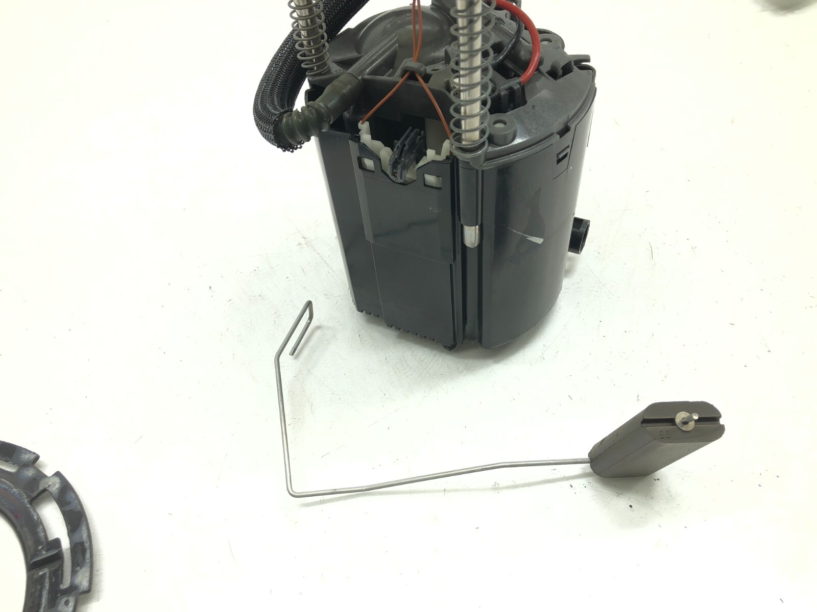2014-2020 MASERATI GHIBLI S 3.0L FUEL PUMP LEVEL SENDING UNIT OEM.
