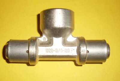 UPONOR  Pressfitting   T-Stück  mit IG  20-3/4''-20  Messing